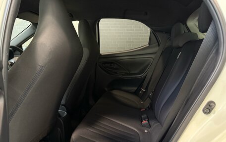 Toyota Yaris, 2020 год, 1 345 000 рублей, 13 фотография