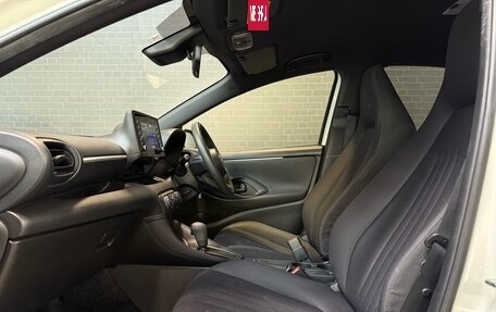 Toyota Yaris, 2020 год, 1 345 000 рублей, 10 фотография