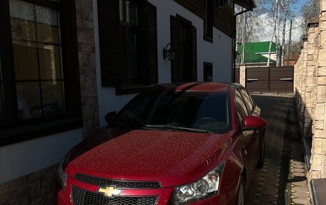 Chevrolet Cruze II, 2010 год, 830 000 рублей, 2 фотография