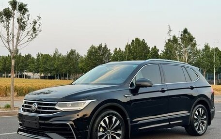 Volkswagen Tiguan II, 2022 год, 2 350 333 рублей, 1 фотография