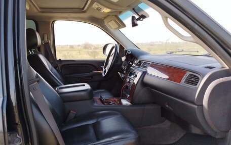 Chevrolet Tahoe III, 2012 год, 1 900 000 рублей, 1 фотография