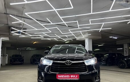Toyota Highlander III, 2015 год, 2 700 000 рублей, 6 фотография
