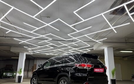 Toyota Highlander III, 2015 год, 2 700 000 рублей, 2 фотография