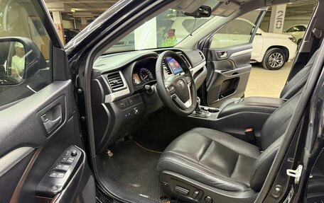 Toyota Highlander III, 2015 год, 2 700 000 рублей, 17 фотография
