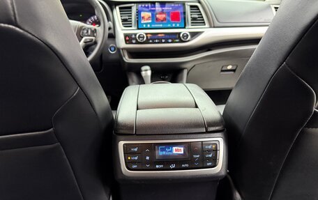 Toyota Highlander III, 2015 год, 2 700 000 рублей, 25 фотография