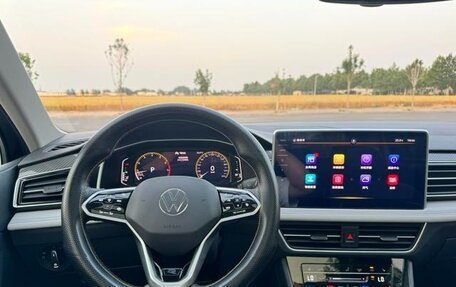 Volkswagen Tiguan II, 2022 год, 2 350 333 рублей, 10 фотография