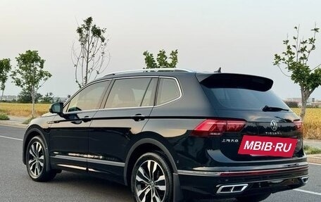 Volkswagen Tiguan II, 2022 год, 2 350 333 рублей, 2 фотография