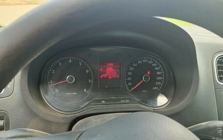 Volkswagen Polo VI (EU Market), 2011 год, 800 000 рублей, 3 фотография
