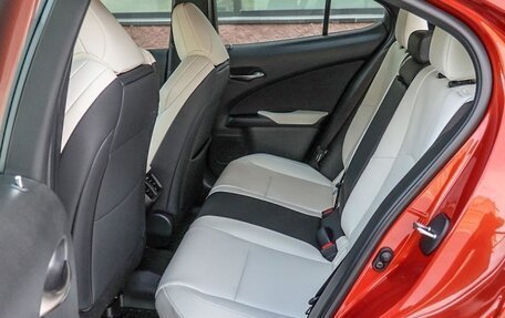 Lexus UX I, 2022 год, 2 250 000 рублей, 17 фотография
