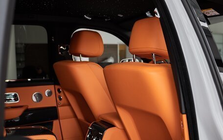 Rolls-Royce Cullinan, 2025 год, 76 900 000 рублей, 16 фотография