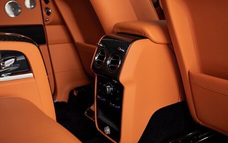 Rolls-Royce Cullinan, 2025 год, 76 900 000 рублей, 27 фотография