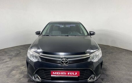 Toyota Camry, 2017 год, 2 000 000 рублей, 2 фотография