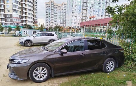 Toyota Camry, 2021 год, 2 600 000 рублей, 4 фотография