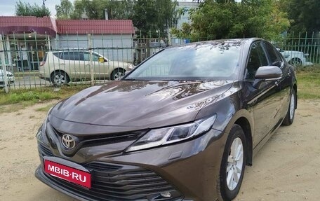 Toyota Camry, 2021 год, 2 600 000 рублей, 8 фотография