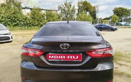 Toyota Camry, 2021 год, 2 600 000 рублей, 6 фотография