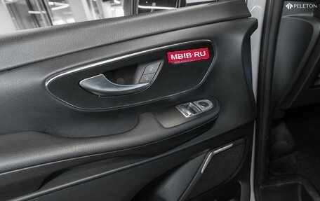 Mercedes-Benz V-Класс, 2019 год, 6 350 000 рублей, 18 фотография
