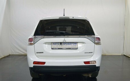Mitsubishi Outlander III рестайлинг 3, 2013 год, 1 112 000 рублей, 6 фотография