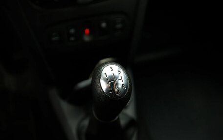 Renault Logan II, 2018 год, 970 000 рублей, 12 фотография