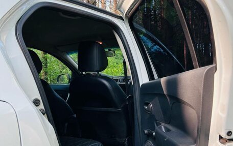Renault Logan II, 2017 год, 470 000 рублей, 5 фотография