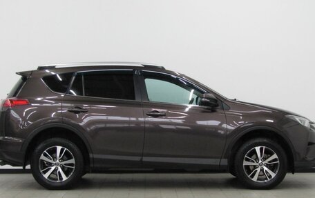Toyota RAV4, 2018 год, 2 550 000 рублей, 6 фотография