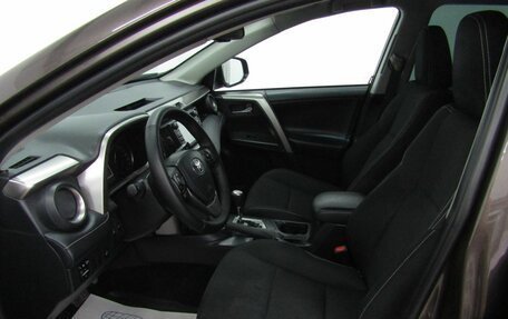 Toyota RAV4, 2018 год, 2 550 000 рублей, 11 фотография