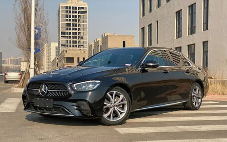 Mercedes-Benz E-Класс, 2021 год, 4 250 000 рублей, 1 фотография