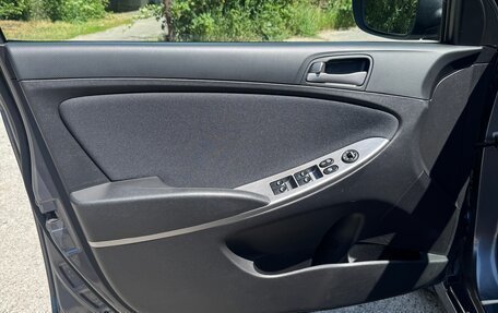 Hyundai Solaris II рестайлинг, 2015 год, 1 120 000 рублей, 10 фотография