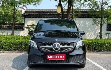 Mercedes-Benz Vito, 2023 год, 4 790 000 рублей, 3 фотография