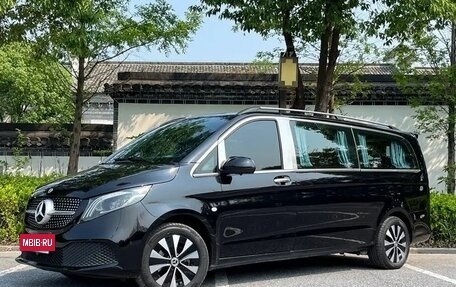 Mercedes-Benz Vito, 2023 год, 4 790 000 рублей, 2 фотография