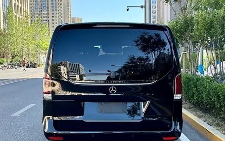 Mercedes-Benz V-Класс, 2024 год, 9 340 000 рублей, 3 фотография