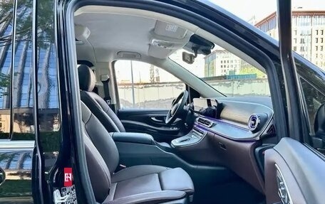 Mercedes-Benz V-Класс, 2024 год, 9 340 000 рублей, 7 фотография