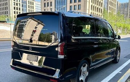 Mercedes-Benz V-Класс, 2024 год, 9 340 000 рублей, 4 фотография