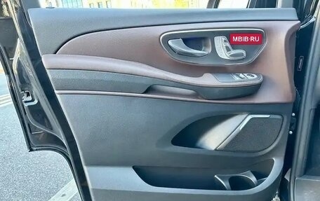 Mercedes-Benz V-Класс, 2024 год, 9 340 000 рублей, 16 фотография