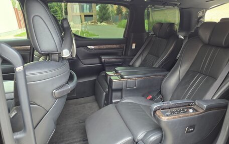 Toyota Alphard III, 2019 год, 6 800 000 рублей, 12 фотография
