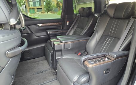 Toyota Alphard III, 2019 год, 6 800 000 рублей, 9 фотография