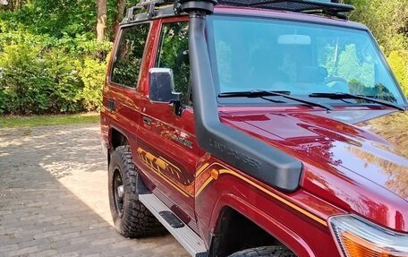 Toyota Land Cruiser 70, 2021 год, 7 000 000 рублей, 2 фотография