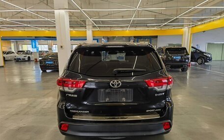 Toyota Highlander III, 2021 год, 3 400 000 рублей, 6 фотография