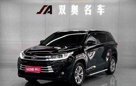 Toyota Highlander, 2022 год, 4 349 887 рублей, 2 фотография