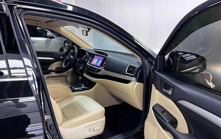 Toyota Highlander, 2022 год, 4 349 887 рублей, 13 фотография