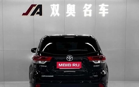Toyota Highlander, 2022 год, 4 349 887 рублей, 6 фотография