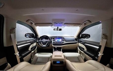 Toyota Highlander, 2022 год, 4 349 887 рублей, 14 фотография