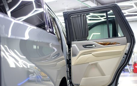 Cadillac Escalade V, 2021 год, 18 000 000 рублей, 28 фотография