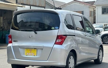Honda Freed I, 2011 год, 800 000 рублей, 3 фотография