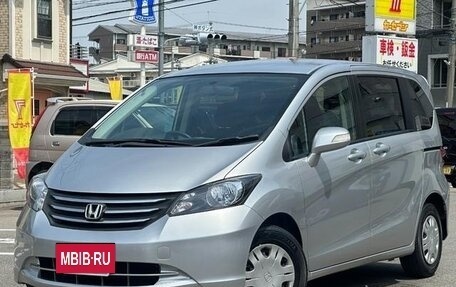 Honda Freed I, 2011 год, 800 000 рублей, 11 фотография