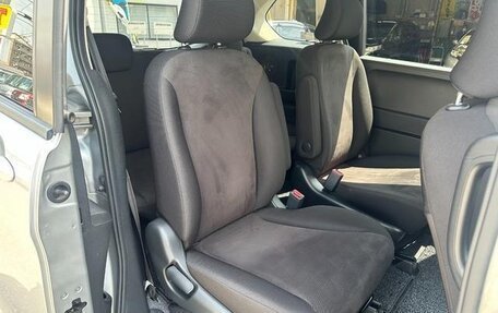 Honda Freed I, 2011 год, 800 000 рублей, 18 фотография