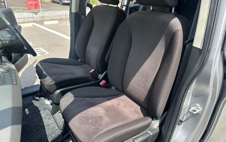 Honda Freed I, 2011 год, 800 000 рублей, 24 фотография