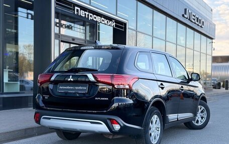 Mitsubishi Outlander III рестайлинг 3, 2019 год, 1 950 000 рублей, 4 фотография