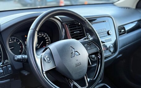 Mitsubishi Outlander III рестайлинг 3, 2019 год, 1 950 000 рублей, 11 фотография