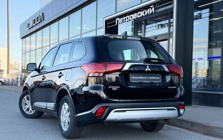 Mitsubishi Outlander III рестайлинг 3, 2019 год, 1 950 000 рублей, 8 фотография