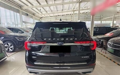 Ford Explorer VI, 2022 год, 4 200 000 рублей, 6 фотография